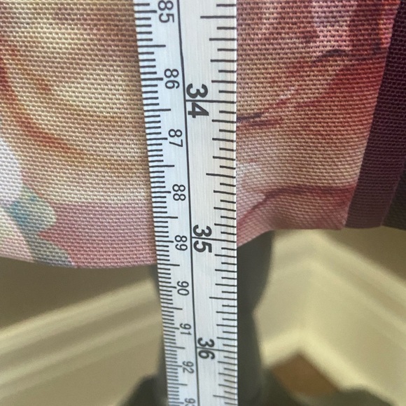 🌸 Discover Elegance with a Nearly New Nicole Miller Floral Print Dress! 🌸 - Picture 5 of 5